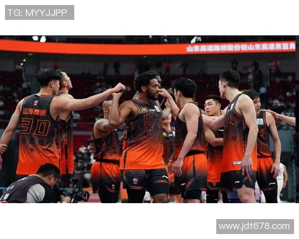 山东男篮最新消息！第三外援浮出水面，克里斯提早归队